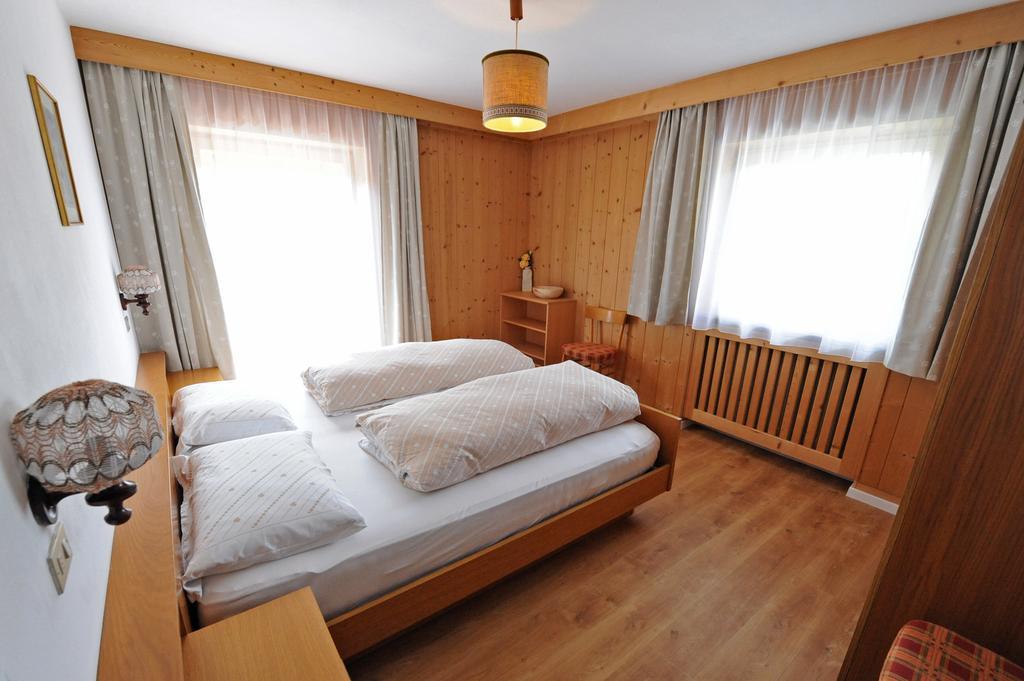 Apartments Villa Rosa Selva di Val Gardena Bilik gambar